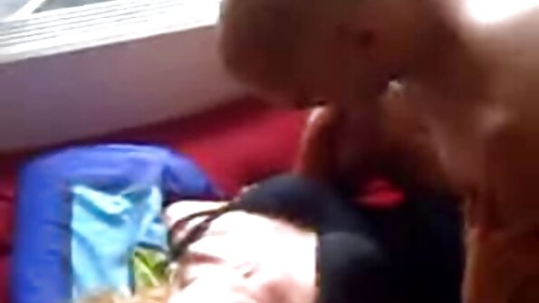 Drăguțul micuț al adolescenților Gabriella Ford suge pula în POV