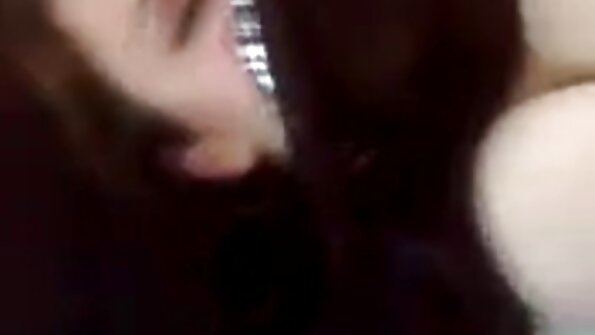 Anal în camera VIP cu o curvă fierbinte în clubul de striptease